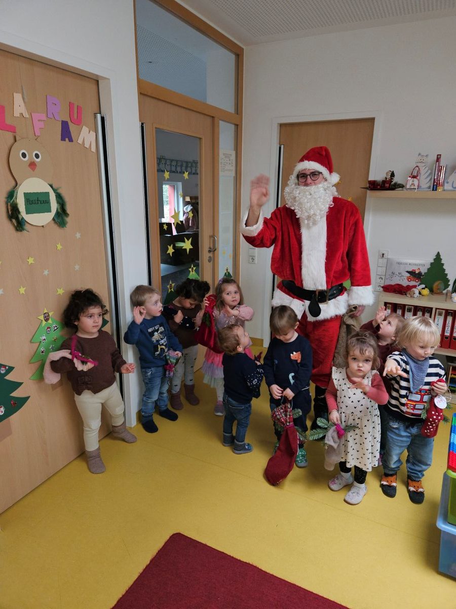 Der Nikolaus zu Besuch bei den Kleinsten