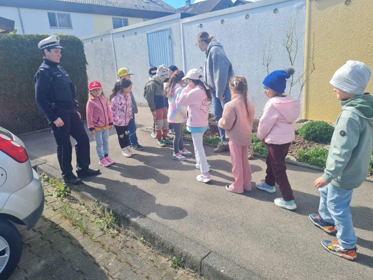Die Polizei zu Besuch bei den Vorschülern